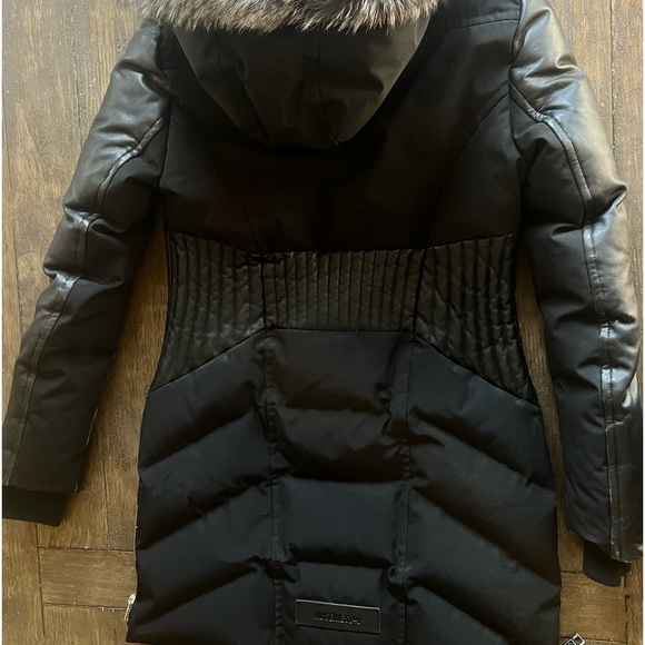 Nicole Benisti Coat with Detachable Fur Collar -worn 2x Size Medium MSRP $1450 - Picture 2 of 9